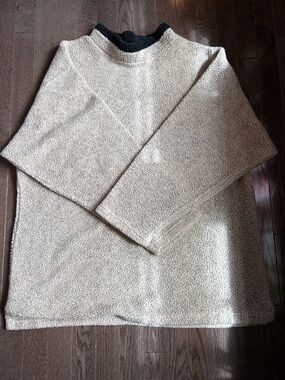Cozy Cream Sherpa Pullover with Dark Collar